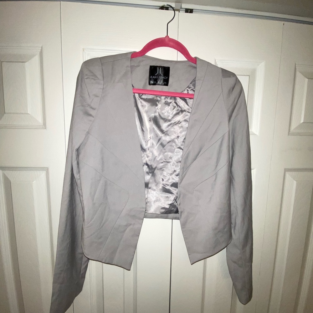 Grey cropped blazer